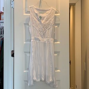 MAURICES WOMANS WHITE XSMALL DRESS